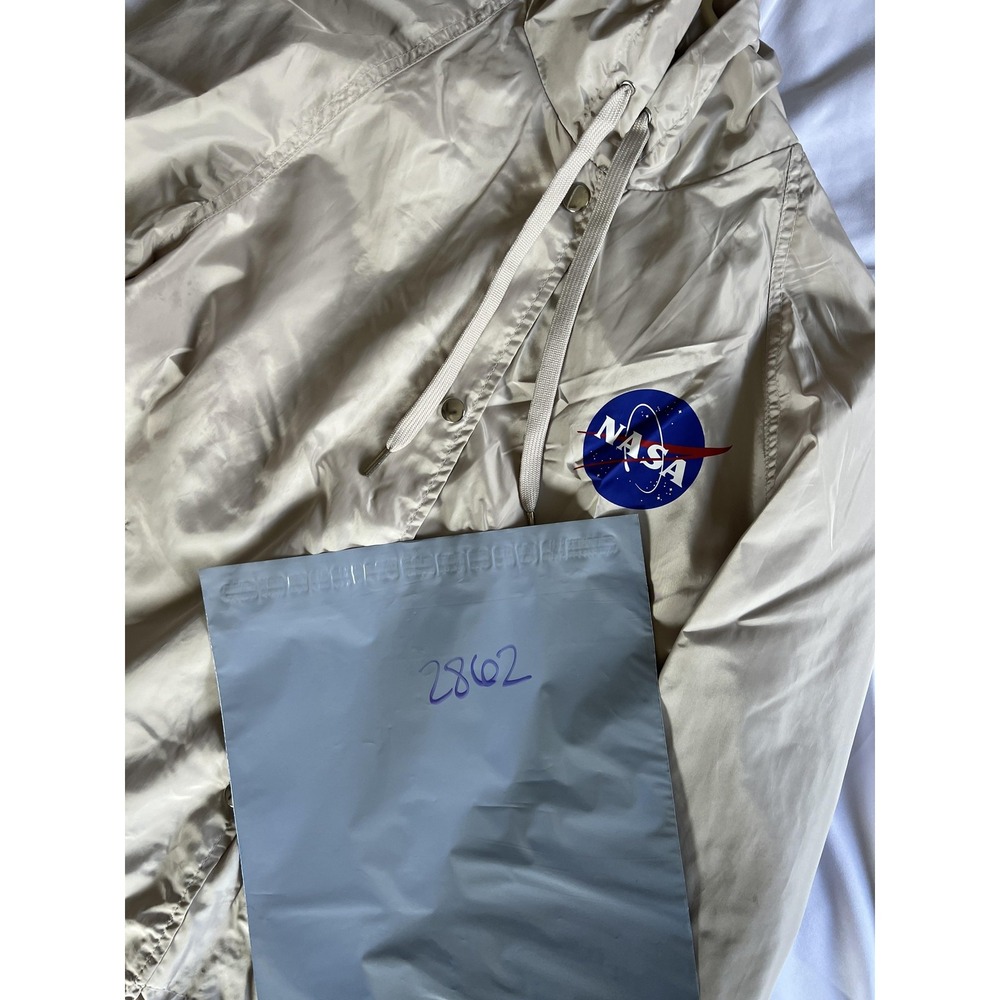NASA Jacket Womens M Beige Hooded Windbreaker Snap Button Logo H&M Divided EUC - Picture 11 of 11